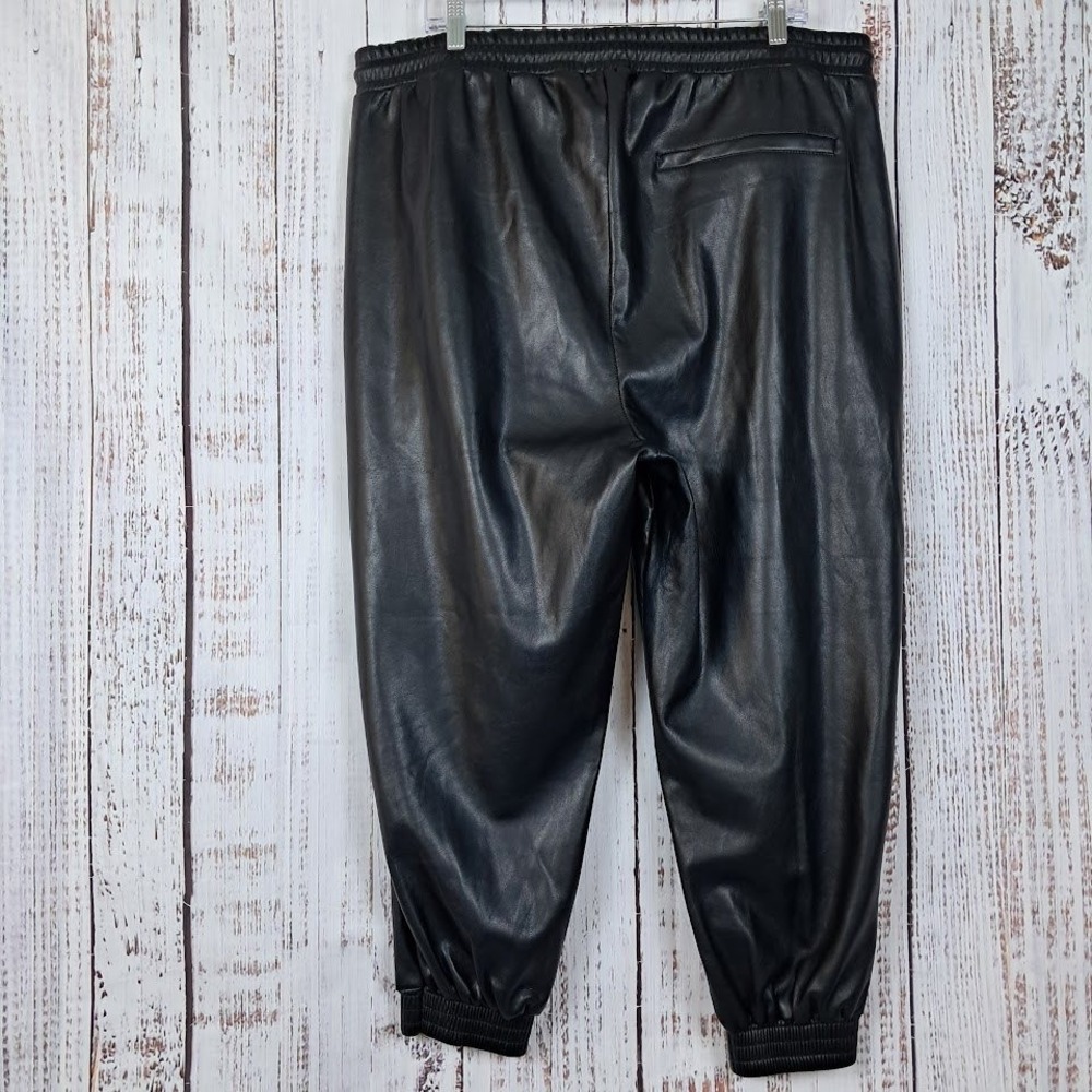 Avec Les Filles Black Faux Leather Joggers Plus Size 1X Drawstring Elastic Waist - Picture 3 of 5